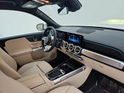 Certified 2025 Mercedes-Benz GLB 250 image 13