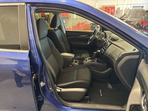 Used 2018 Nissan Rogue SV AWD/4WD image 18