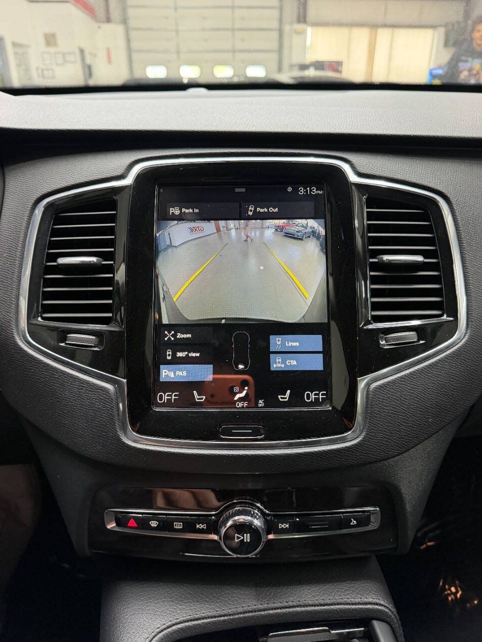 Used 2018 Volvo XC90 T6 Momentum w/ Convenience Package AWD/4WD image 29
