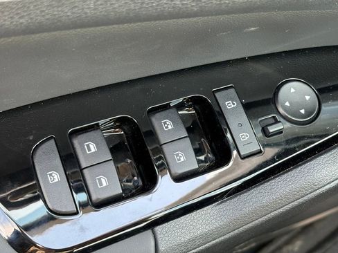 Certified 2025 Kia Sportage EX image 17