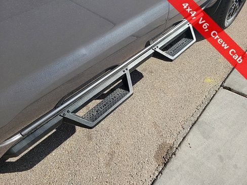 Used 2022 Nissan Frontier SV image 22