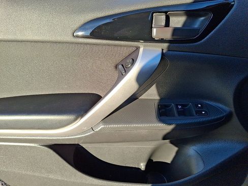 Used 2018 Mitsubishi Eclipse Cross LE image 13