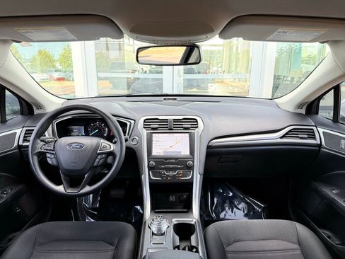 Used 2020 Ford Fusion SE FWD image 22