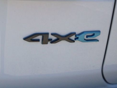 Used 2022 Jeep Wrangler Unlimited Rubicon 4xe AWD/4WD image 13