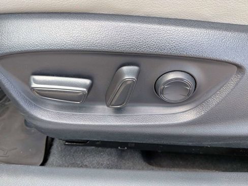 Used 2023 Toyota Camry SE FWD image 16