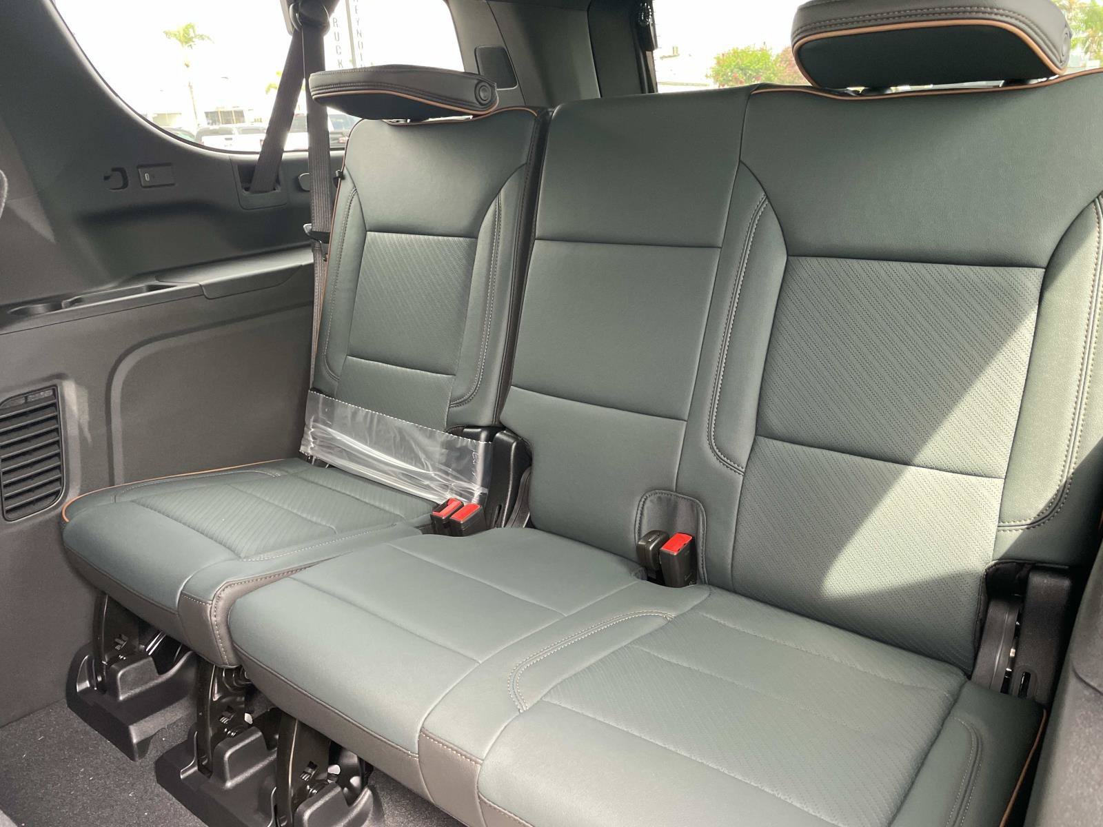 New 2026 GMC Yukon XL AT4 AWD/4WD image 25