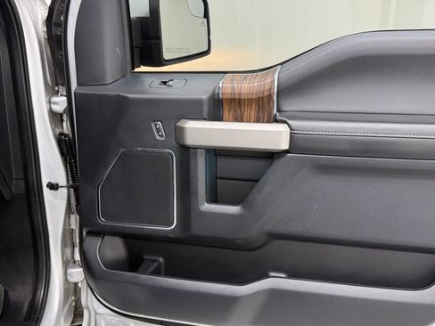 Used 2019 Ford F150 Lariat w/ FX4 Off-Road Package image 18