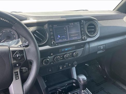 Used 2021 Toyota Tacoma TRD Off-Road AWD/4WD image 7