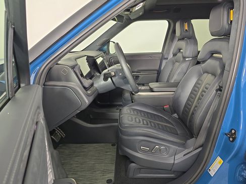 Used 2022 Rivian R1T Adventure image 20