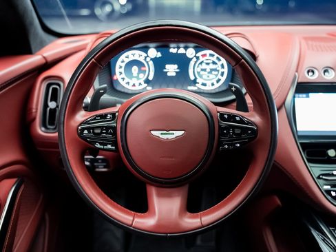 Used 2021 Aston Martin DBX image 43