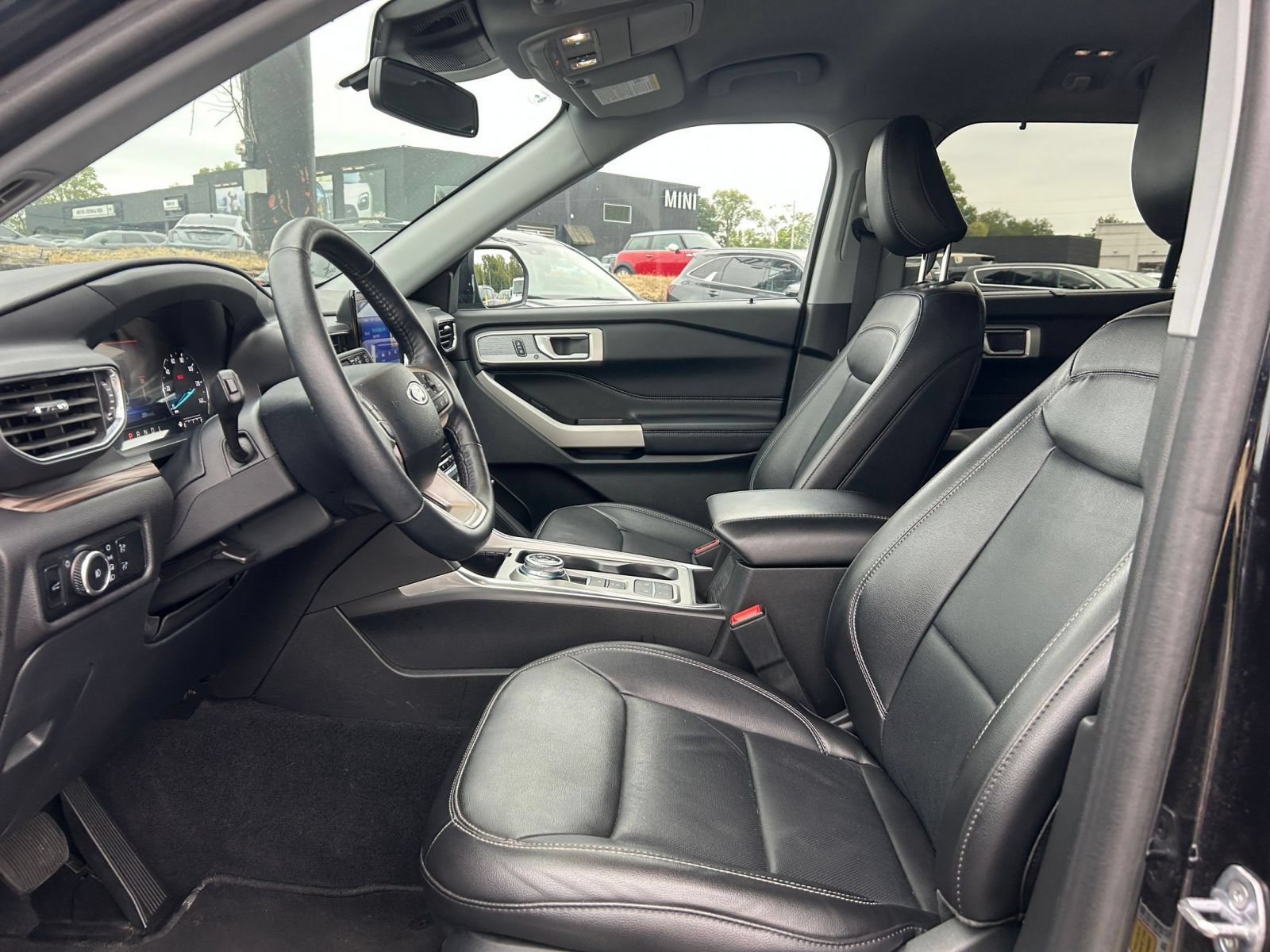 Used 2024 Ford Explorer Limited RWD image 29