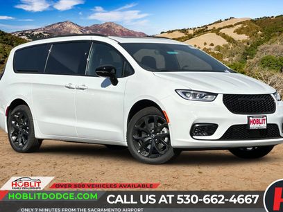 New 2026 Chrysler Pacifica Limited