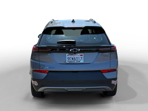 Used 2023 Chevrolet Bolt EUV Premier w/ Sun & Sound Package FWD image 4