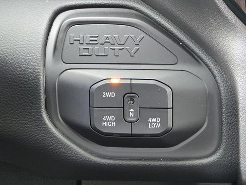 New 2026 RAM 3500 Big Horn AWD/4WD image 31