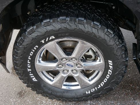 Used 2019 Ford F150 XLT w/ Equipment Group 302A Luxury image 16