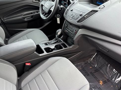 Used 2019 Ford Escape S image 18