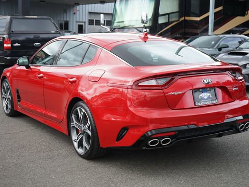 Used 2018 Kia Stinger GT2 AWD/4WD image 3