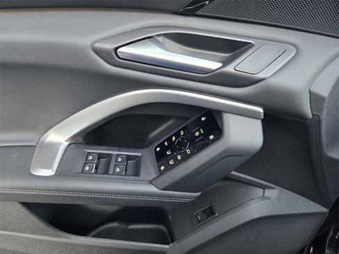 New 2025 Audi Q5 Premium image 18