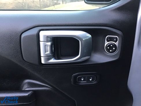 Used 2024 Jeep Gladiator Sport image 24