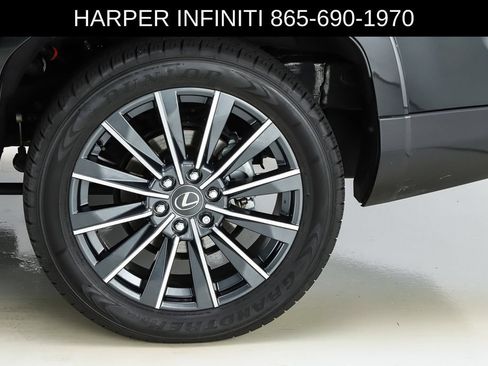 Used 2024 Lexus GX 550 w/ Accessory Package (31) AWD/4WD image 7