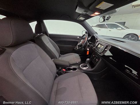Used 2019 Volkswagen Beetle 2.0T FWD image 12