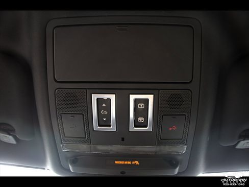 Used 2018 Jaguar F-PACE S image 38