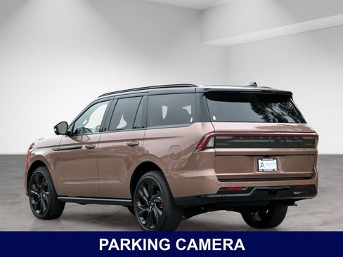 Used 2025 Lincoln Navigator Black Label AWD/4WD image 4
