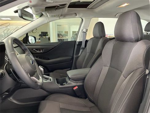 Used 2022 Subaru Outback Premium image 11