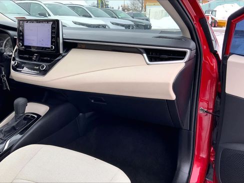 Used 2021 Toyota Corolla LE image 19