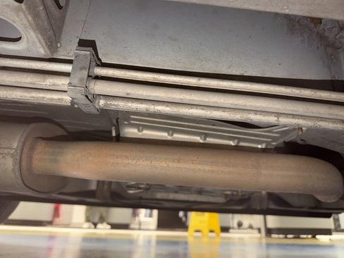 Used 2010 GMC Acadia SLE image 15