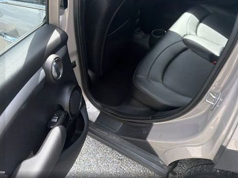 Used 2022 MINI Cooper S FWD image 9