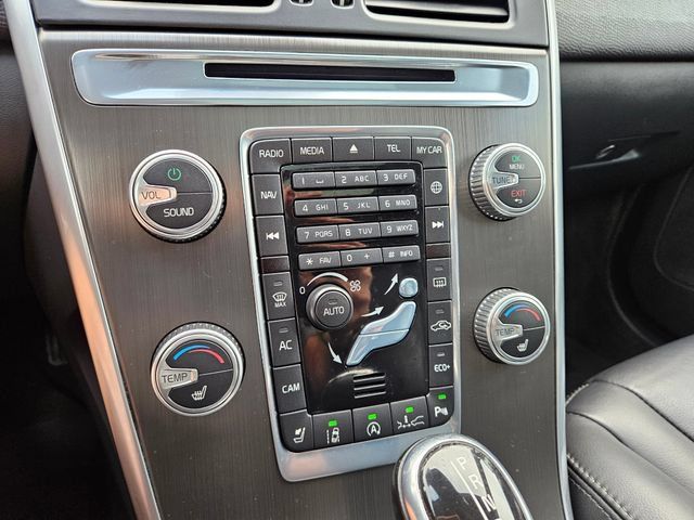 Used 2015 Volvo XC60 T6 Platinum FWD image 25