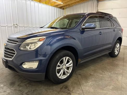 Used 2017 Chevrolet Equinox LT FWD image 3