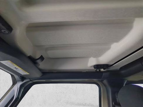 Used 2022 Jeep Gladiator Sport AWD/4WD image 16