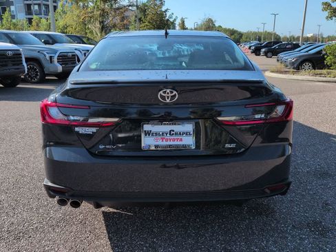 Used 2026 Toyota Camry SE w/ Convenience Package FWD image 5