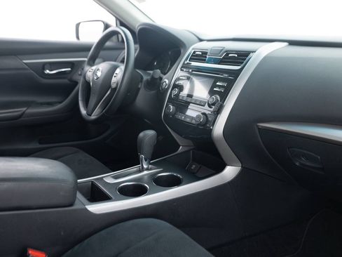 Used 2015 Nissan Altima 2.5 SV FWD image 29