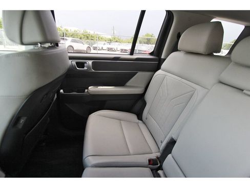 Certified 2025 Hyundai Santa Fe SEL FWD image 12