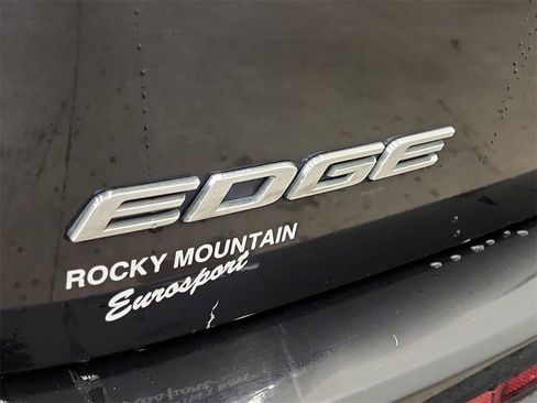 Used 2017 Ford Edge Titanium image 15