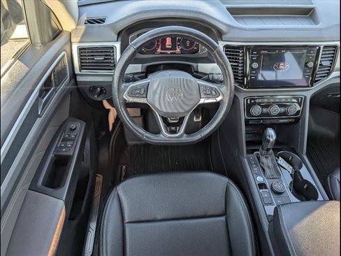 Used 2022 Volkswagen Atlas SEL R-Line image 10