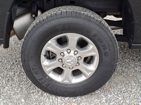 Used 2024 RAM 2500 Big Horn w/ Bed Utility Group image 13