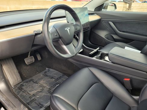 Used 2018 Tesla Model 3 Long Range image 9