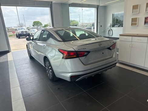 Used 2023 Nissan Altima 2.5 SV FWD image 5