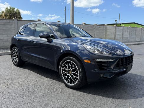 Certified 2018 Porsche Macan Sport Edition image 8
