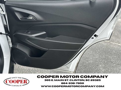 Used 2025 Chevrolet Trax LS FWD image 16
