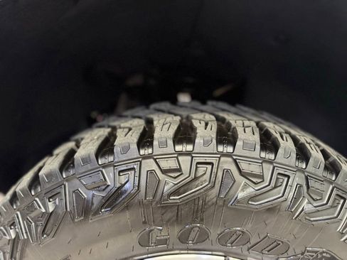 Used 2024 Chevrolet Colorado ZR2 w/ Technology Package image 30