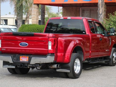 Used 2019 Ford F350 XLT w/ Camper Package image 8