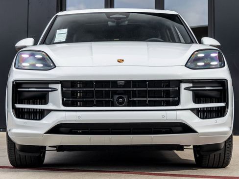 New 2026 Porsche Cayenne AWD/4WD image 8