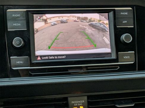 Used 2024 Volkswagen Jetta SE image 16