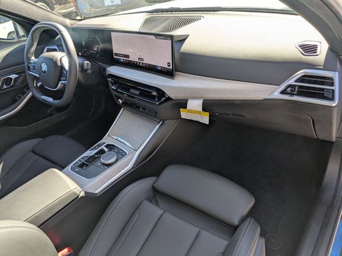 Used 2025 BMW 330i Sedan w/ Convenience Package image 39