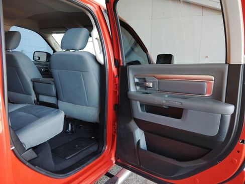 Used 2019 RAM 1500 Classic SLT RWD image 15